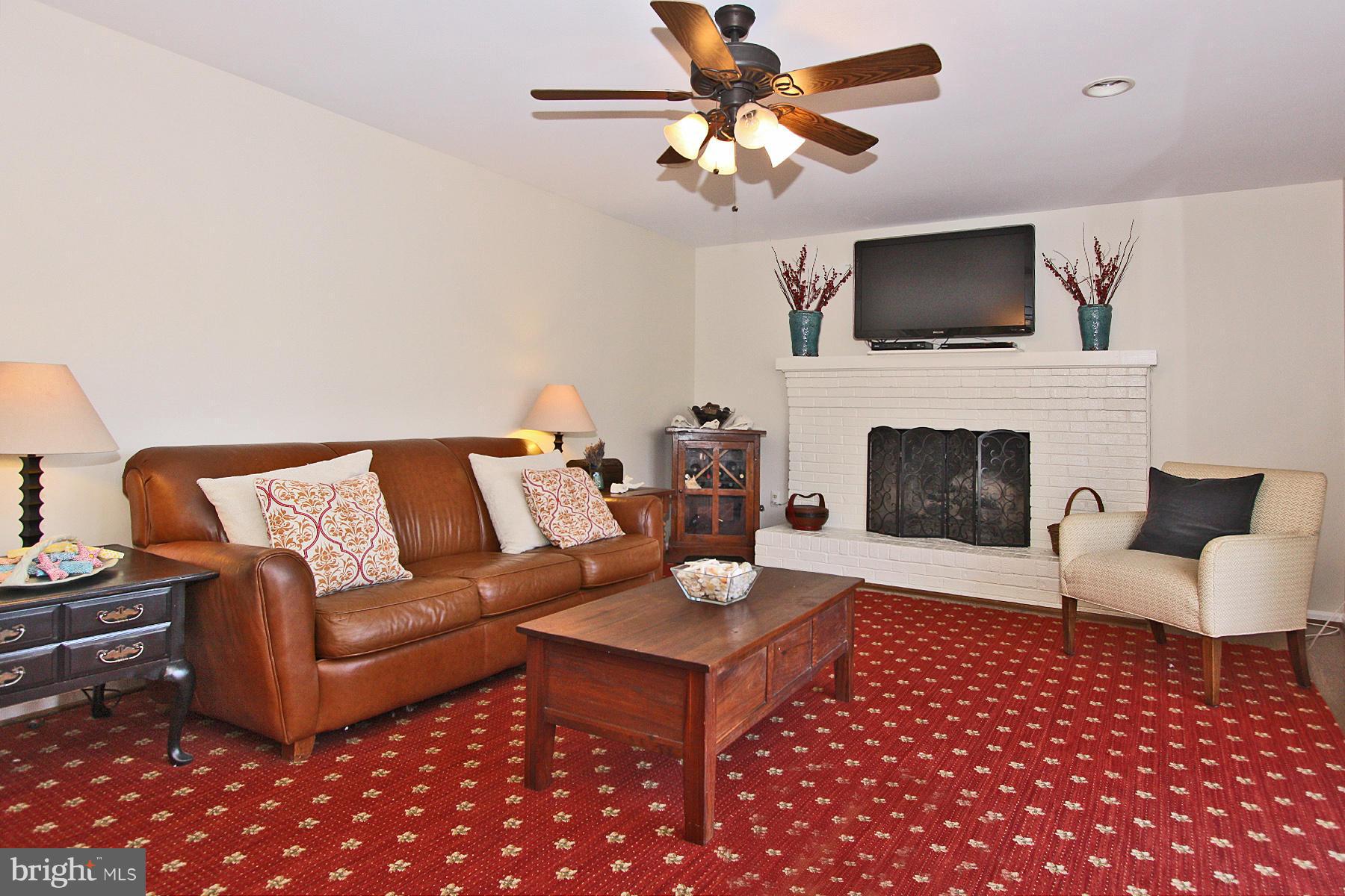 10805 Cross School Road Reston, VA 20191 - Photo 9 of 29 Family Room