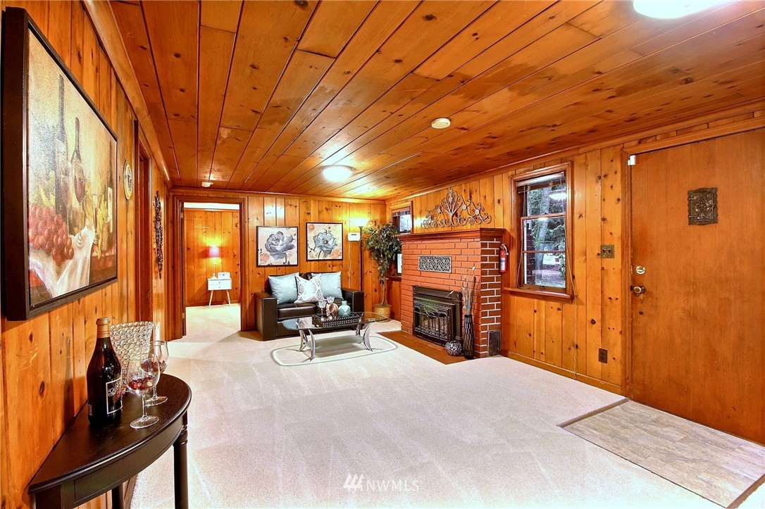 13025 Southeast 95th Way Renton, WA 98056 - Photo 3 of 25