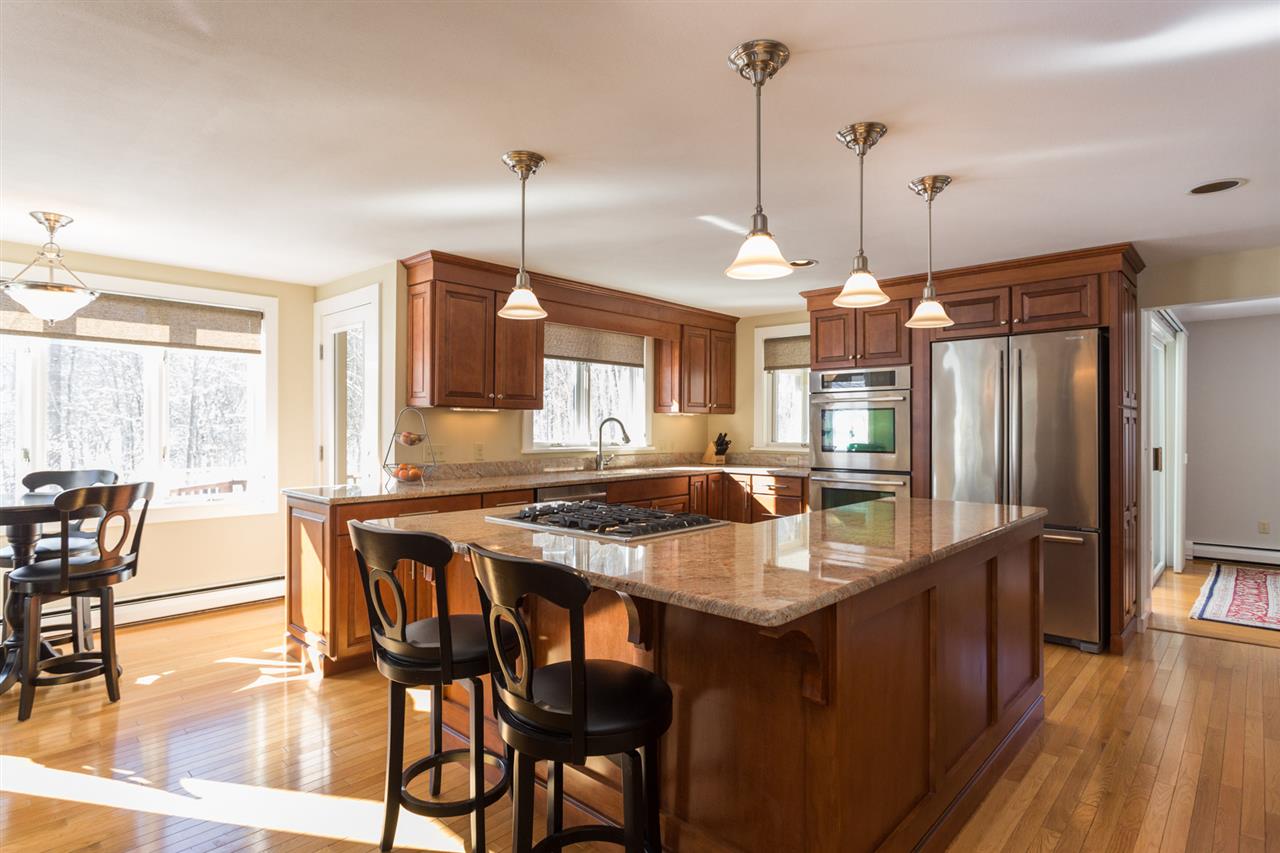 38 Brentwood Road Exeter, NH 03833 - Photo 3 of 40