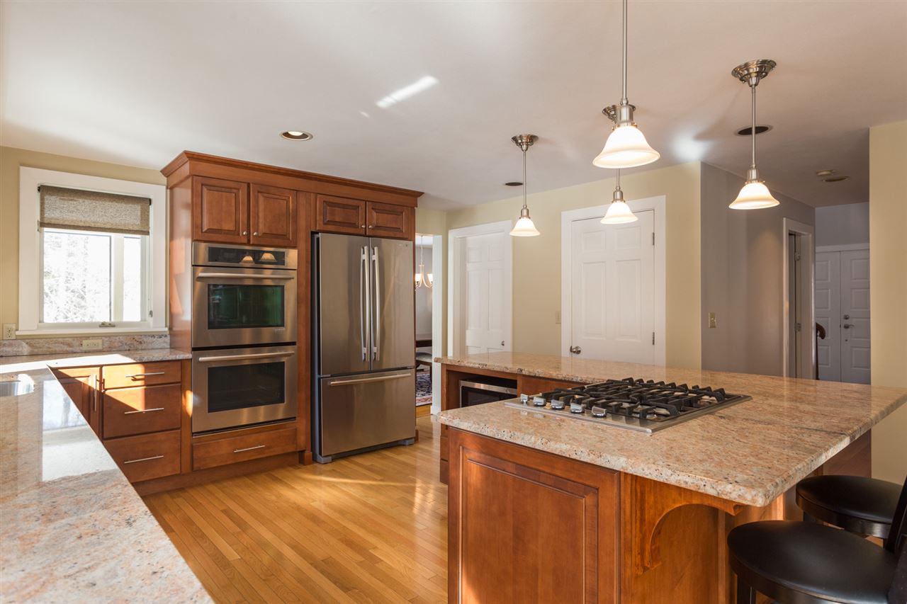 38 Brentwood Road Exeter, NH 03833 - Photo 4 of 40