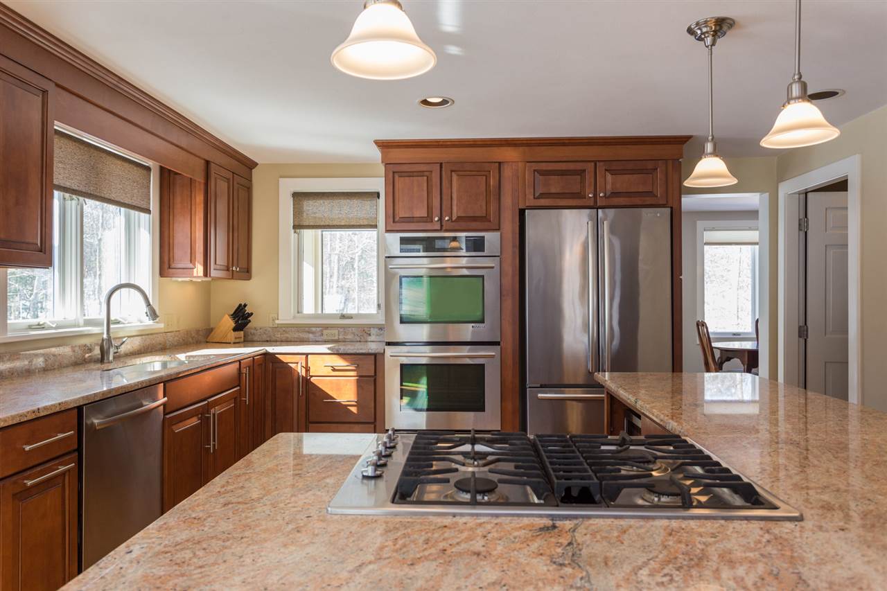 38 Brentwood Road Exeter, NH 03833 - Photo 6 of 40