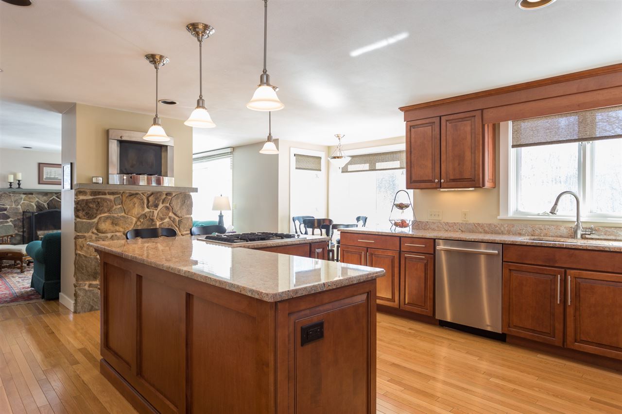 38 Brentwood Road Exeter, NH 03833 - Photo 8 of 40