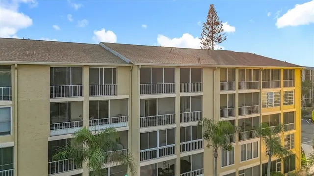 $94,900 | 3783 Lake Bayshore Drive, Unit H404, Bradenton, FL 34205