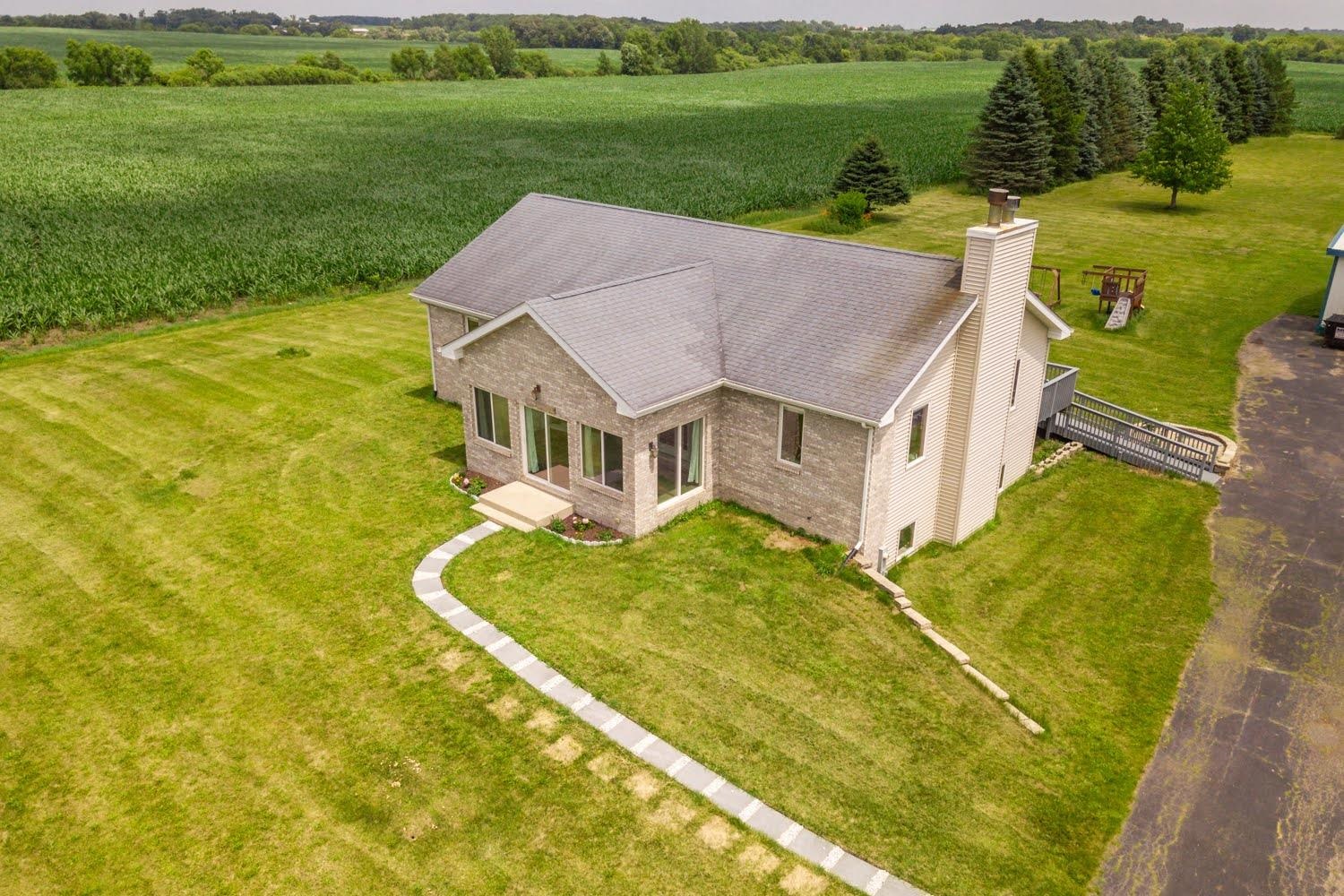 16649 Beaverton Road Capron, IL 61012 - Photo 4 of 48