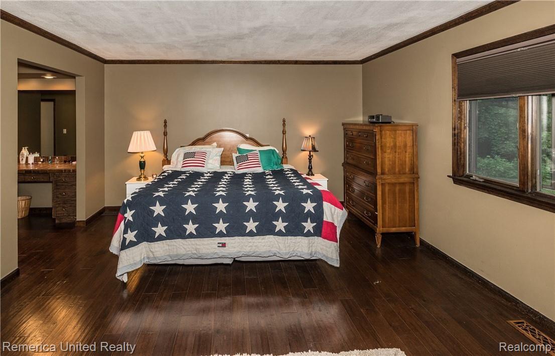 3901 Fenton Road Hartland, MI 48353 - Photo 28 of 55 26_3.jpg