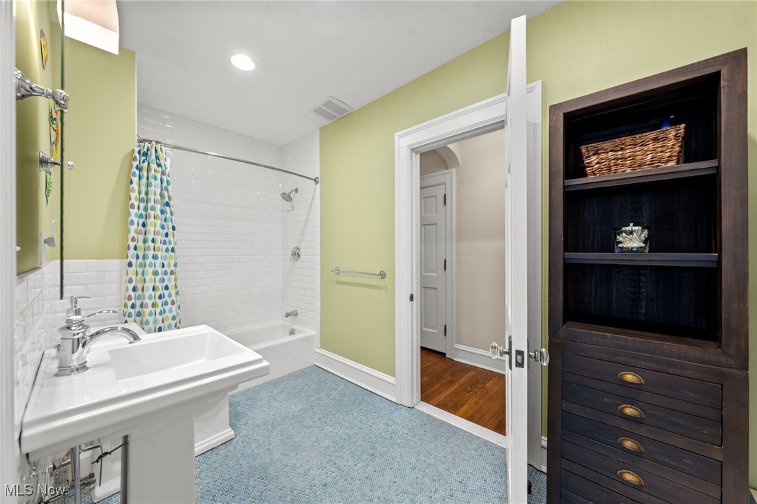 2860 Fontenay Road Cleveland, OH 44120 - Photo 29 of 48 Gallery Image 29