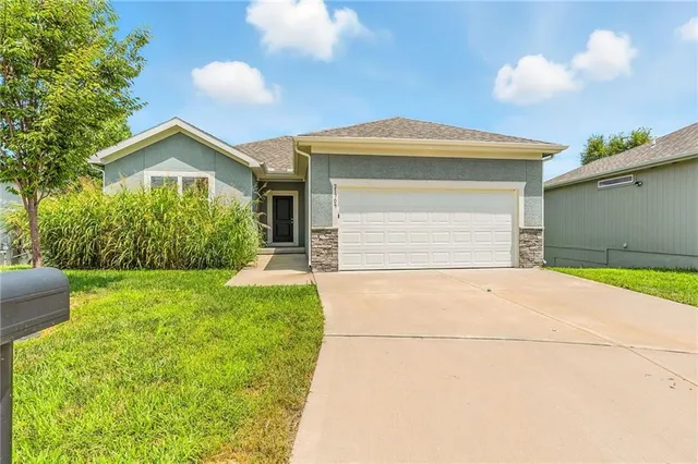 $339,000 | 21709 North Ridge, Peculiar, MO 64078