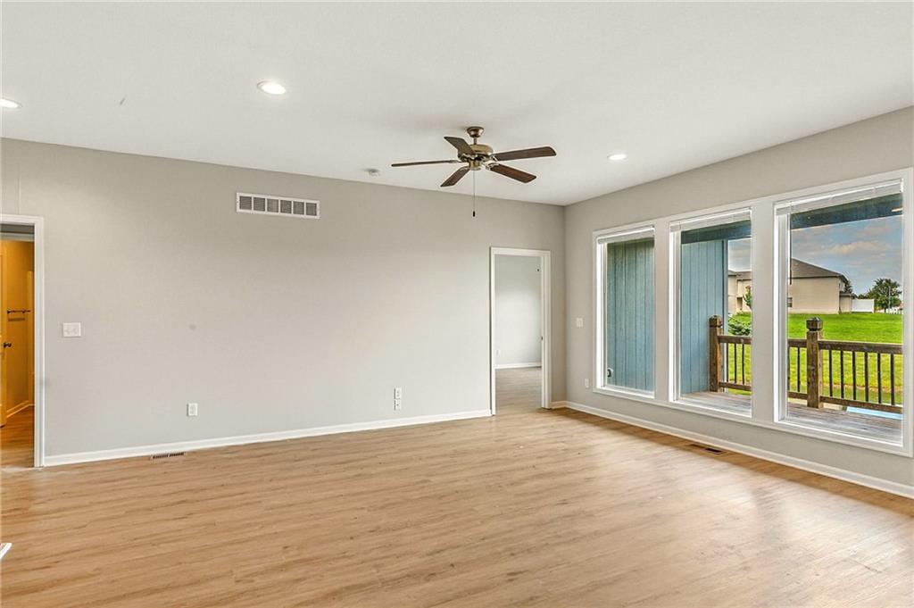 21709 North Ridge Peculiar, MO 64078 - Photo 14 of 48