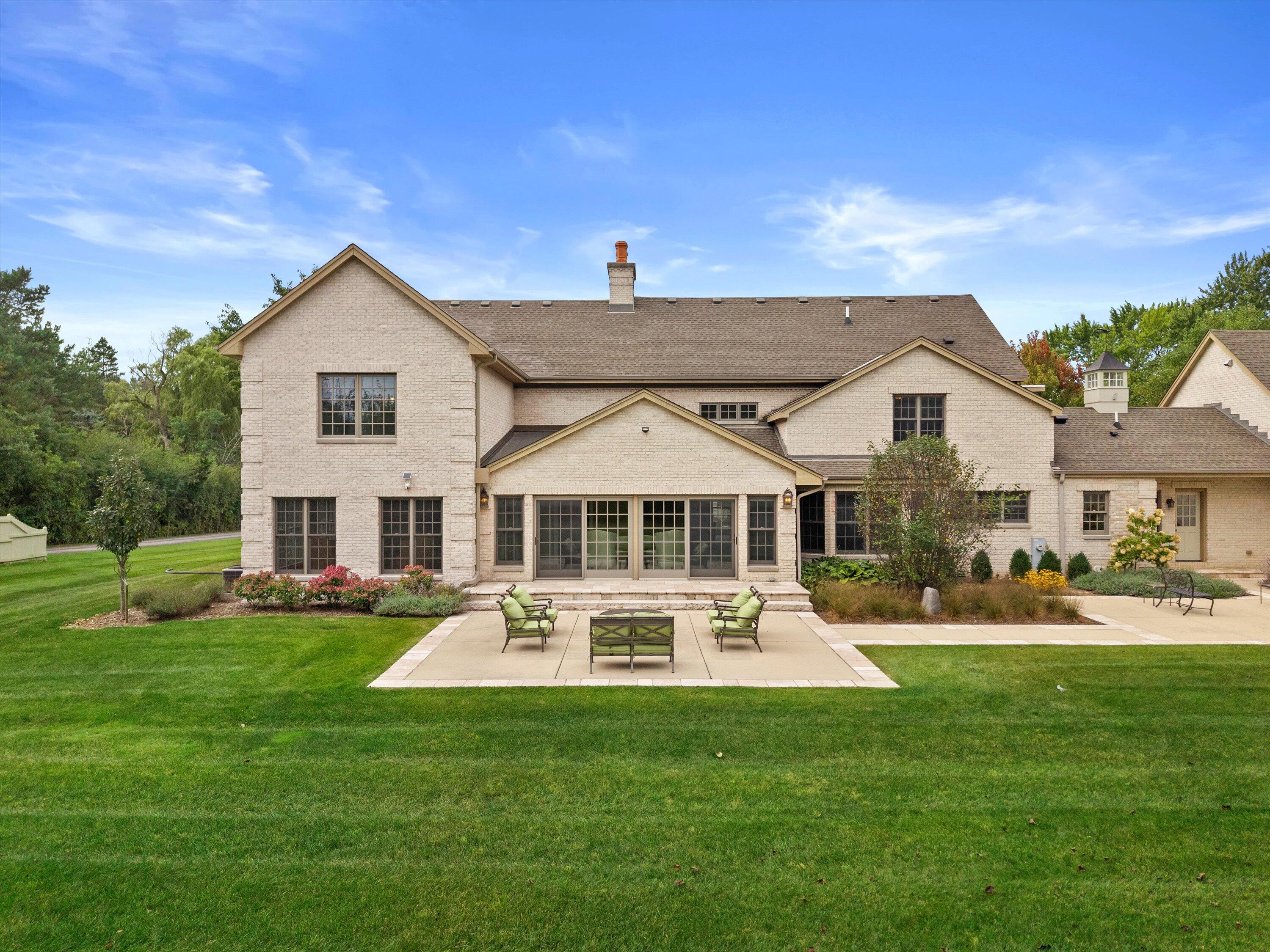 10060 North Range Line Road Mequon, WI 53092 - Photo 87 of 106 grand elegance