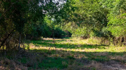 $966,000 | 18000 Fm 791, Campbellton, TX 78008