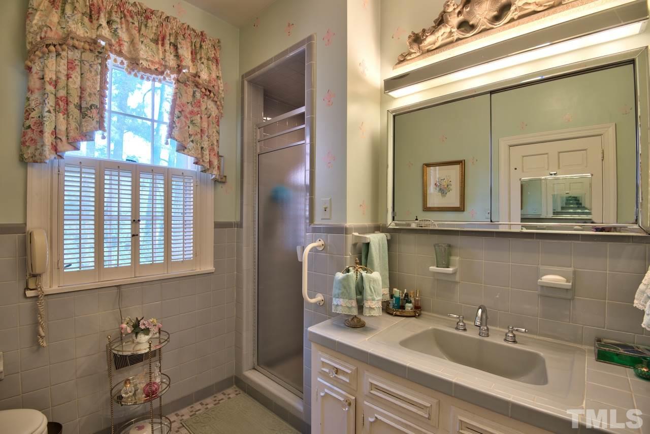 3719 Hope Valley Road Durham, NC 27707 - Photo 24 of 30 Gallery Image 24