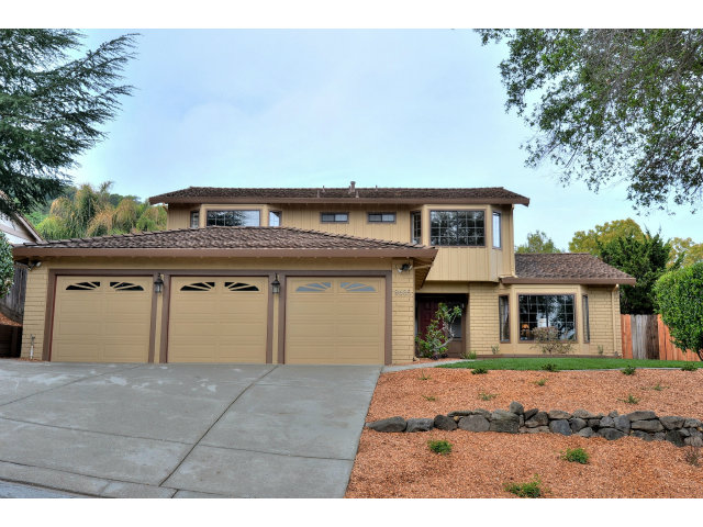8685 Del Rey Court Gilroy, CA 95020 - Photo 2 of 24 Gallery Image 2