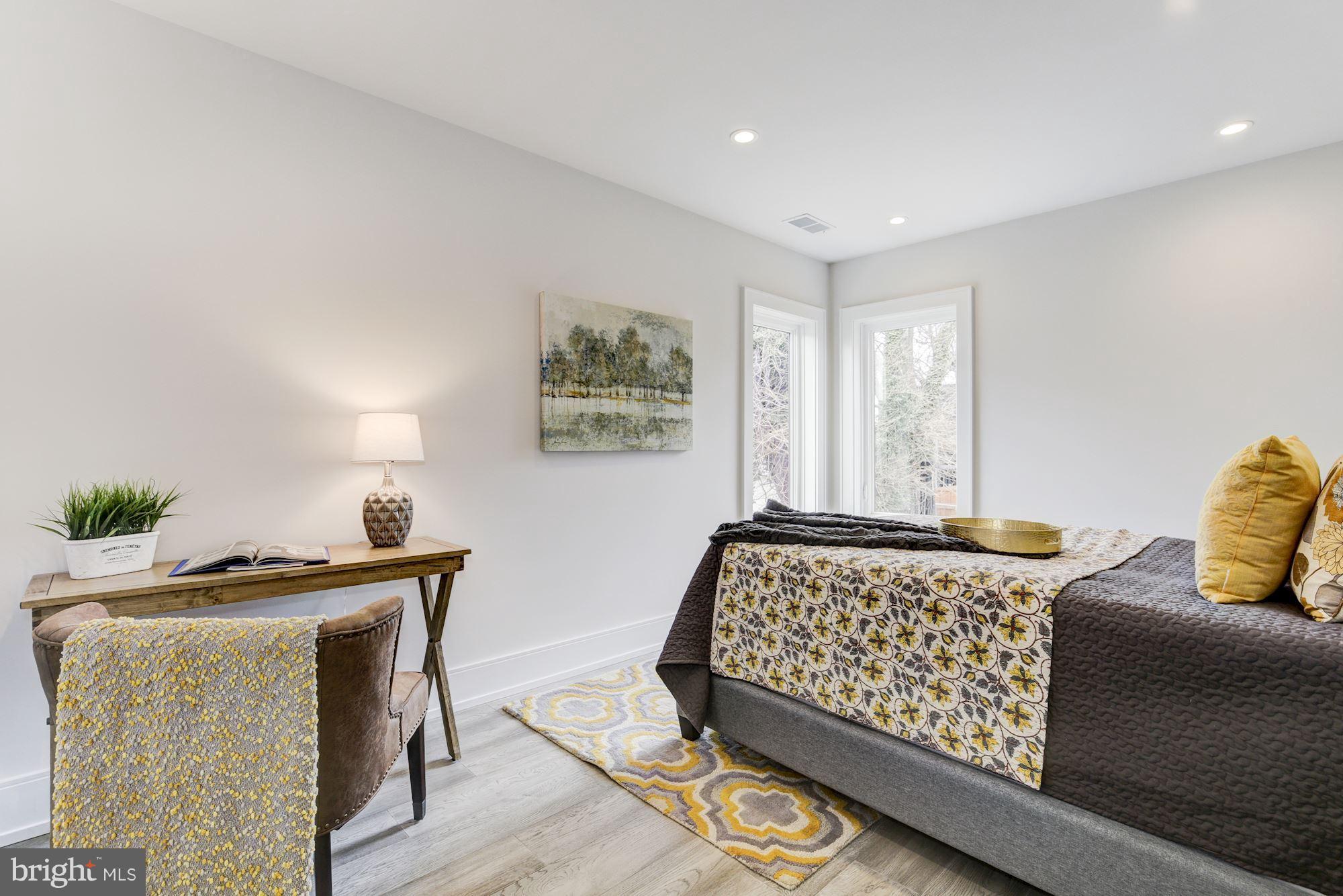 525 Park Road Northwest, Unit 101 Washington, DC 20010 - Photo 5 of 14 Owner's Bedroom