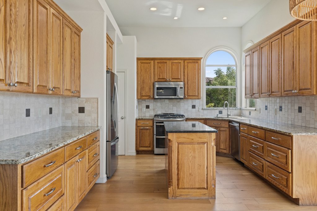 17133 Majestic Ridge Road Austin, TX 78738 - Photo 13 of 40