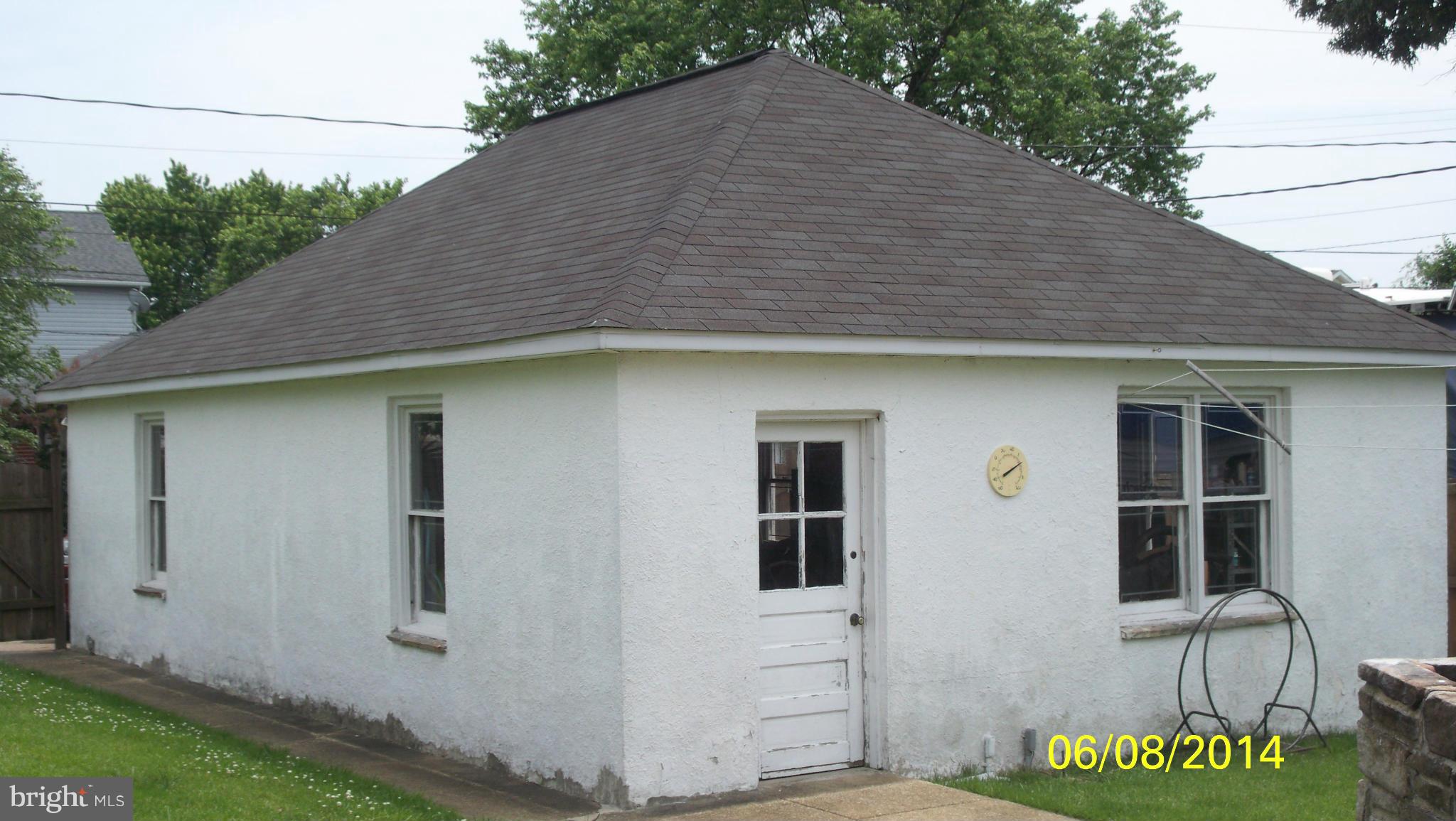 144 Park Road Pasadena, MD 21122 - Photo 11 of 23 Exterior (Front)