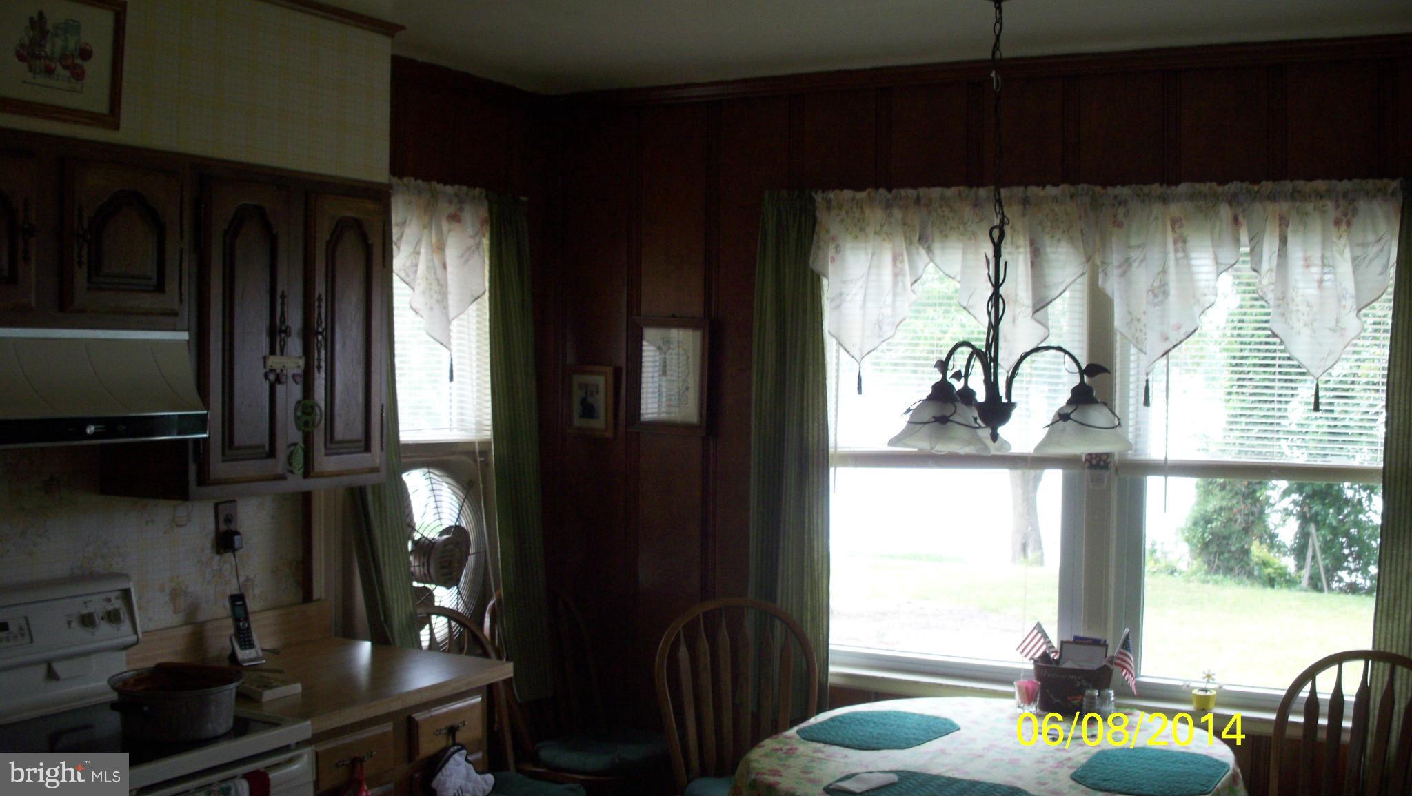 144 Park Road Pasadena, MD 21122 - Photo 18 of 23 Kitchen