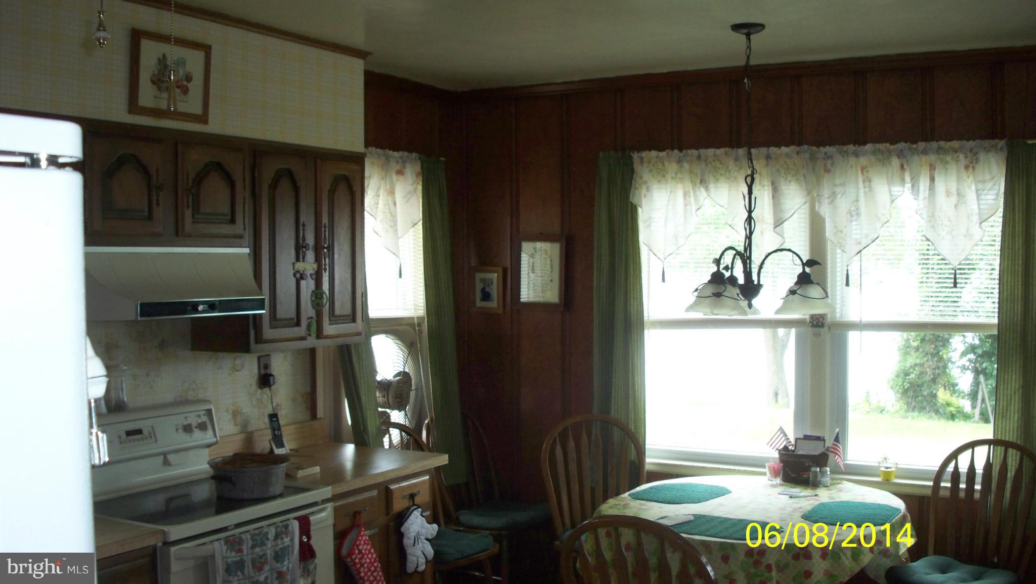 144 Park Road Pasadena, MD 21122 - Photo 20 of 23 Kitchen
