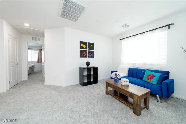 $2,950 | 2849 Desert Mosaic Lane, Unit 5, Las Vegas, NV 89183