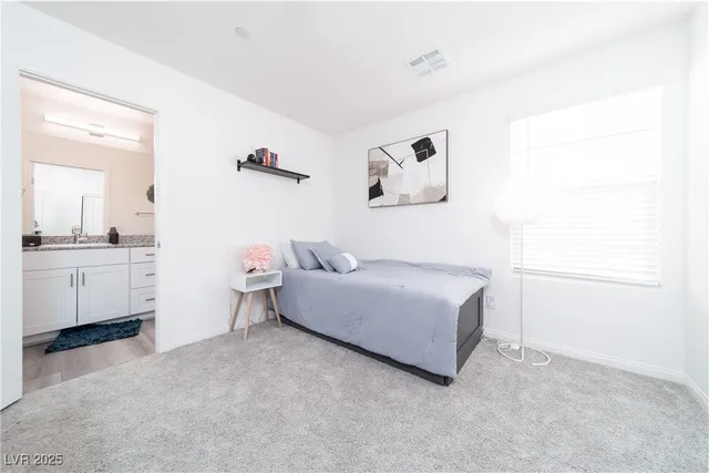 $2,950 | 2849 Desert Mosaic Lane, Unit 5, Las Vegas, NV 89183