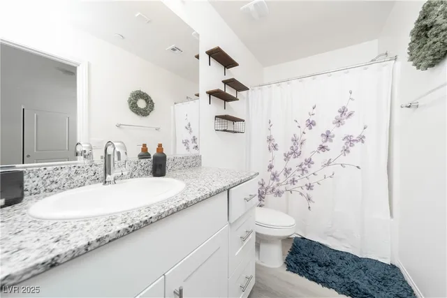 $2,950 | 2849 Desert Mosaic Lane, Unit 5, Las Vegas, NV 89183