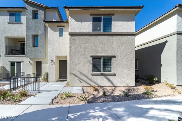 $2,950 | 2849 Desert Mosaic Lane, Unit 5, Las Vegas, NV 89183