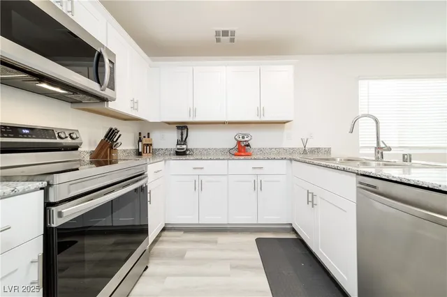 $2,950 | 2849 Desert Mosaic Lane, Unit 5, Las Vegas, NV 89183