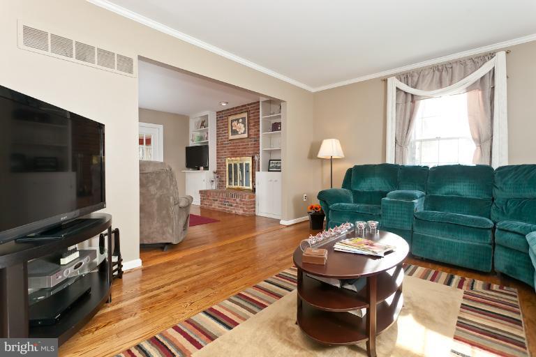 2003 Pine Pep Road Reisterstown, MD 21136 - Photo 20 of 30 Living room