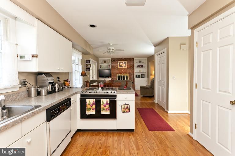 2003 Pine Pep Road Reisterstown, MD 21136 - Photo 4 of 30 Kitchen/Breakfast Rm/Fam Rm