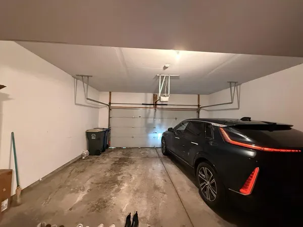 $1,850 | 40445 Glen Eagle Lane, Canton, MI 48188