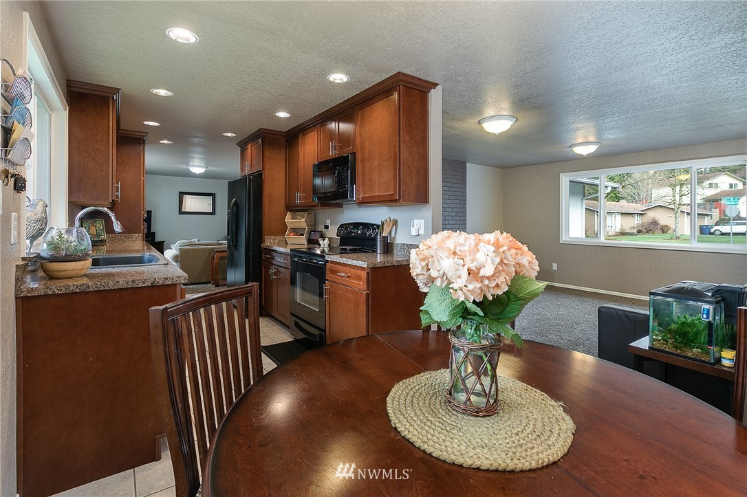 2214 177th Street Southeast Bothell, WA 98012 - Photo 7 of 19