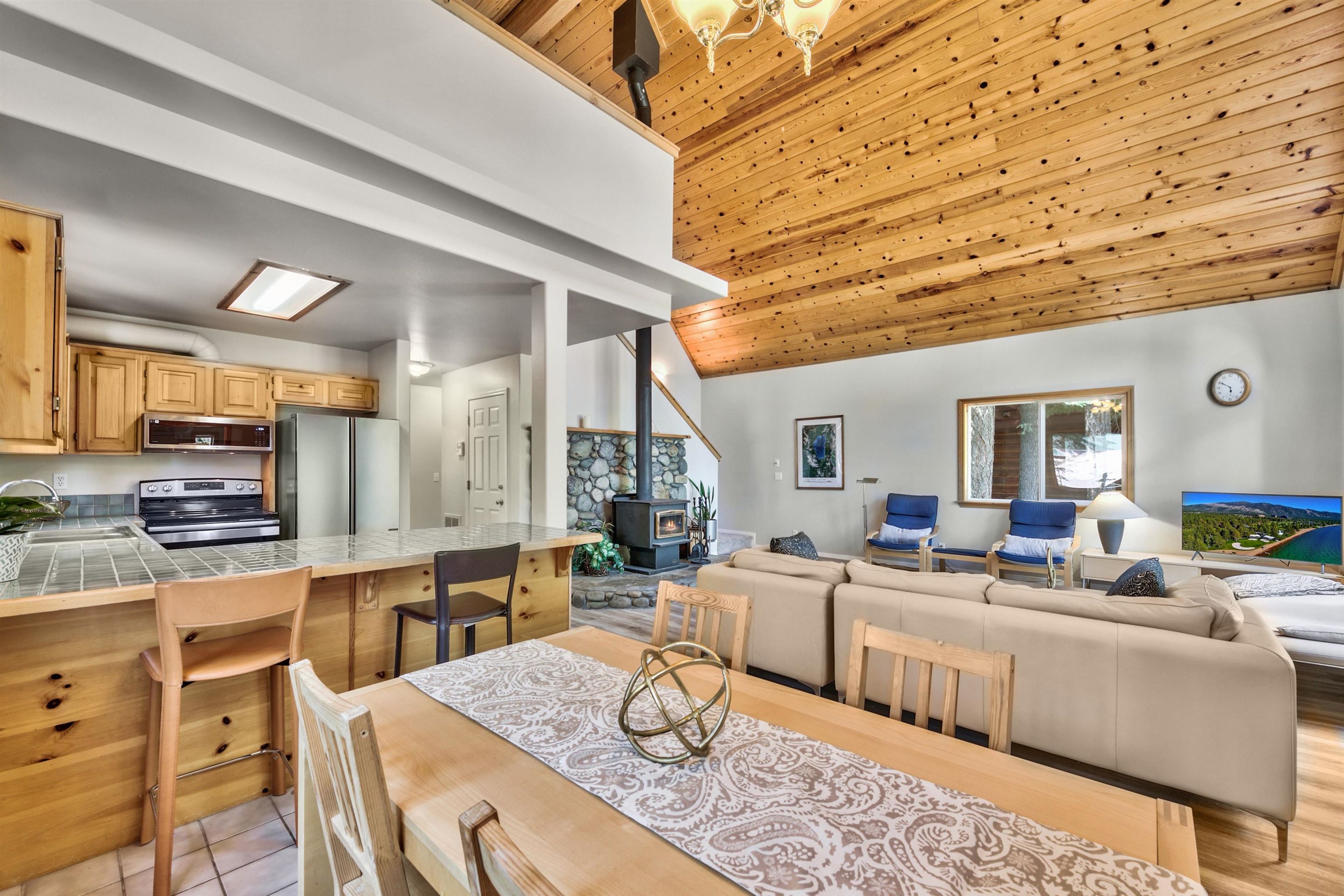 12313 Pine Forest Road Truckee, CA 96161 - Photo 7 of 21 Gallery Image 7