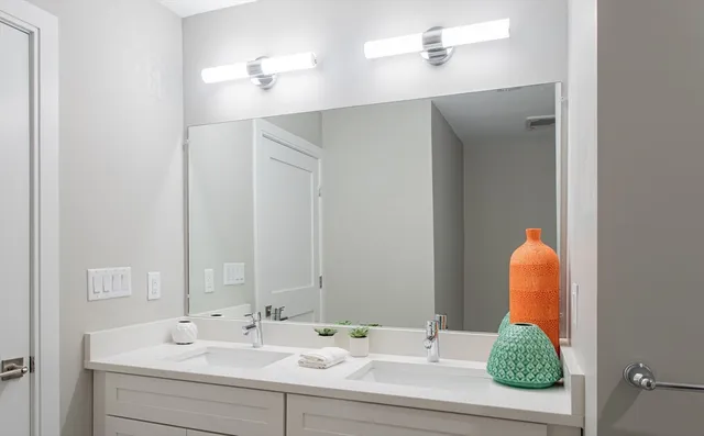 $2,350 | 2 Broadway, Unit ONEBED, Lynnfield, MA 01940