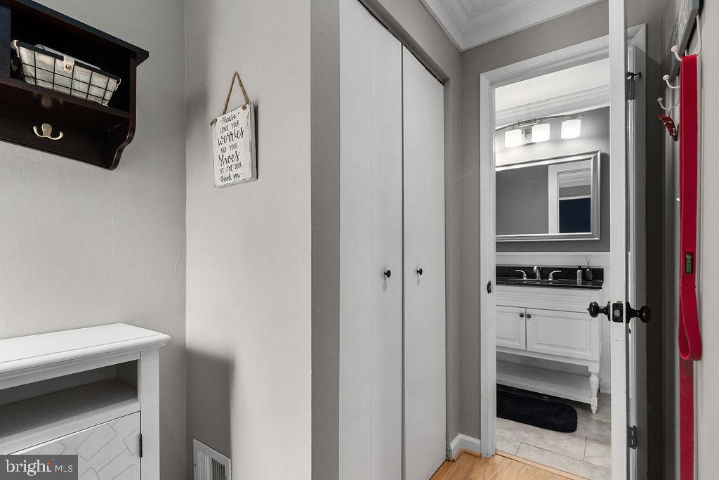 2258 Coppersmith Square Reston, VA 20191 - Photo 7 of 44 Gallery Image 7