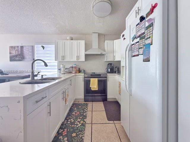 16955 Southwest 142nd Place Miami, FL 33177 - Photo 10 of 29 a kitchen with cabinets and window