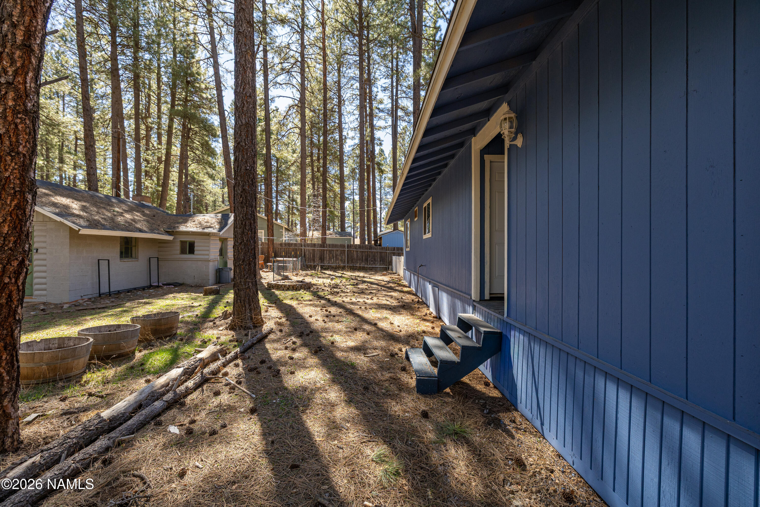 874 Oneida Flagstaff, AZ 86005 - Photo 9 of 30 a view of small yard