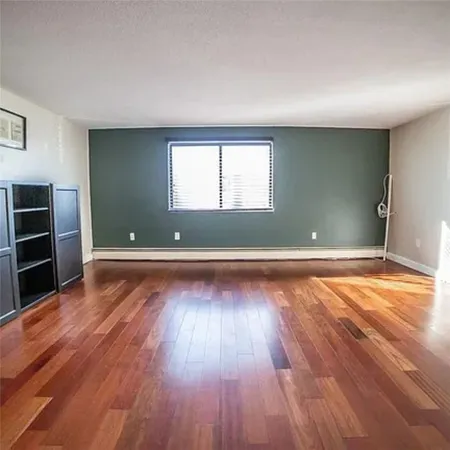 $3,000 | 66 Girard Avenue, Unit 215, Newport, RI 02840