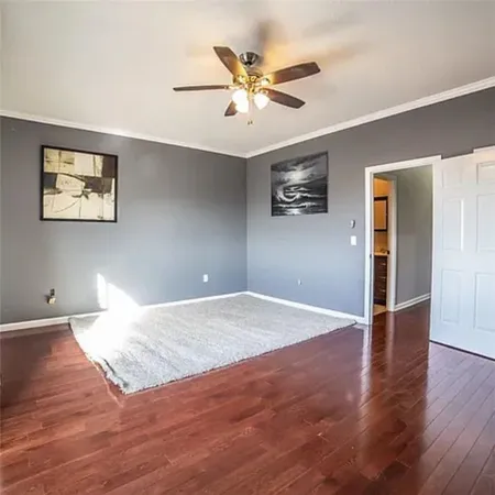 $3,000 | 66 Girard Avenue, Unit 215, Newport, RI 02840