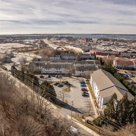 $3,000 | 66 Girard Avenue, Unit 215, Newport, RI 02840