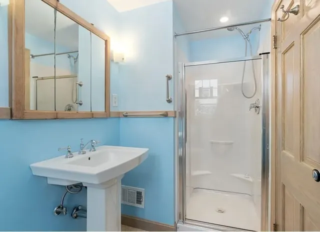 $4,650 | 15 Roundwood Road, Newton, MA 02464