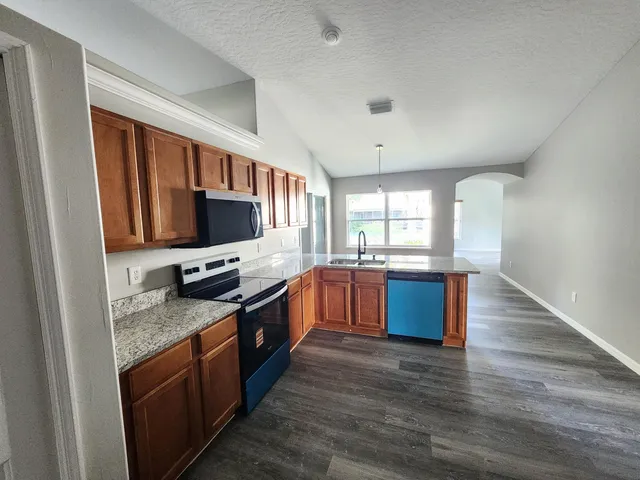 $2,650 | 609 Brookedge Terrace, Sebastian, FL 32958