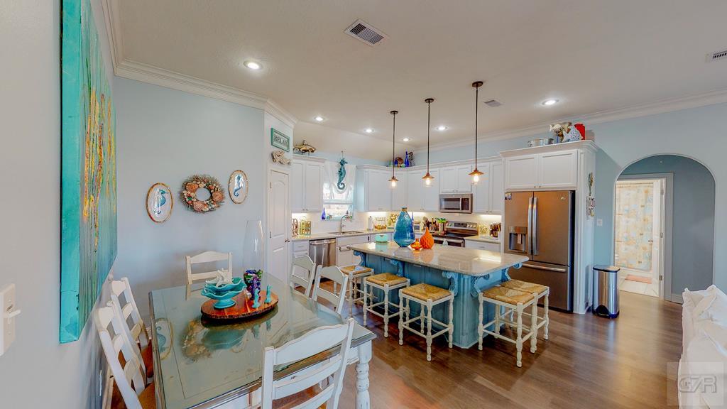 2598 Tide Road Crystal Beach, TX 77650 - Photo 9 of 36 Gallery Image 9