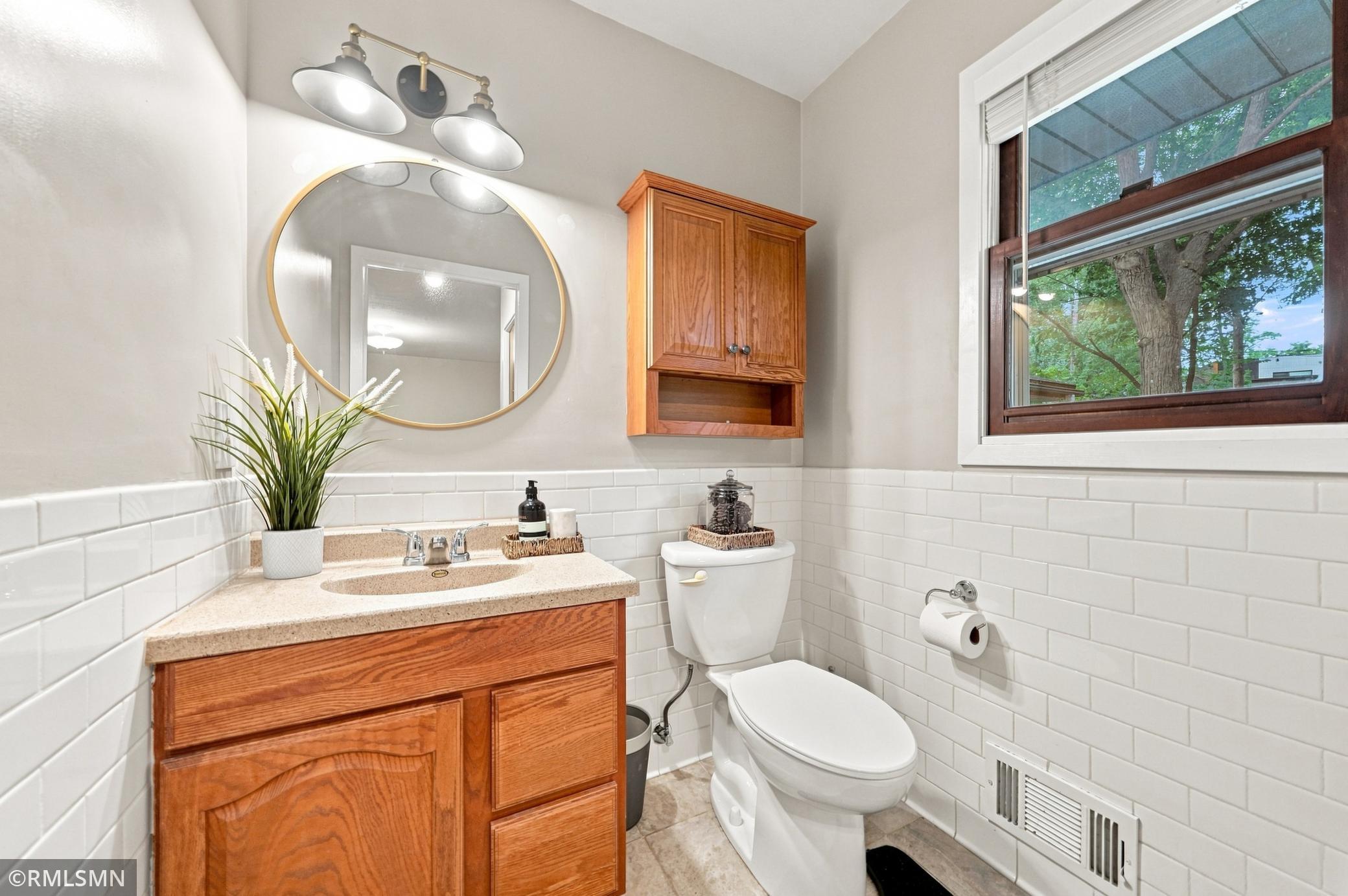 13240 Dahlgren Road Minnetonka, MN 55305 - Photo 22 of 57 Gallery Image 22