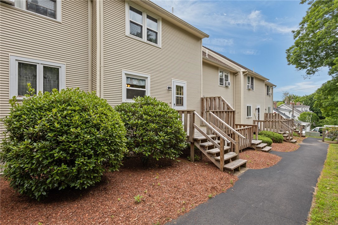 43 High Street Northbridge, MA 01588 - Photo 3 of 22