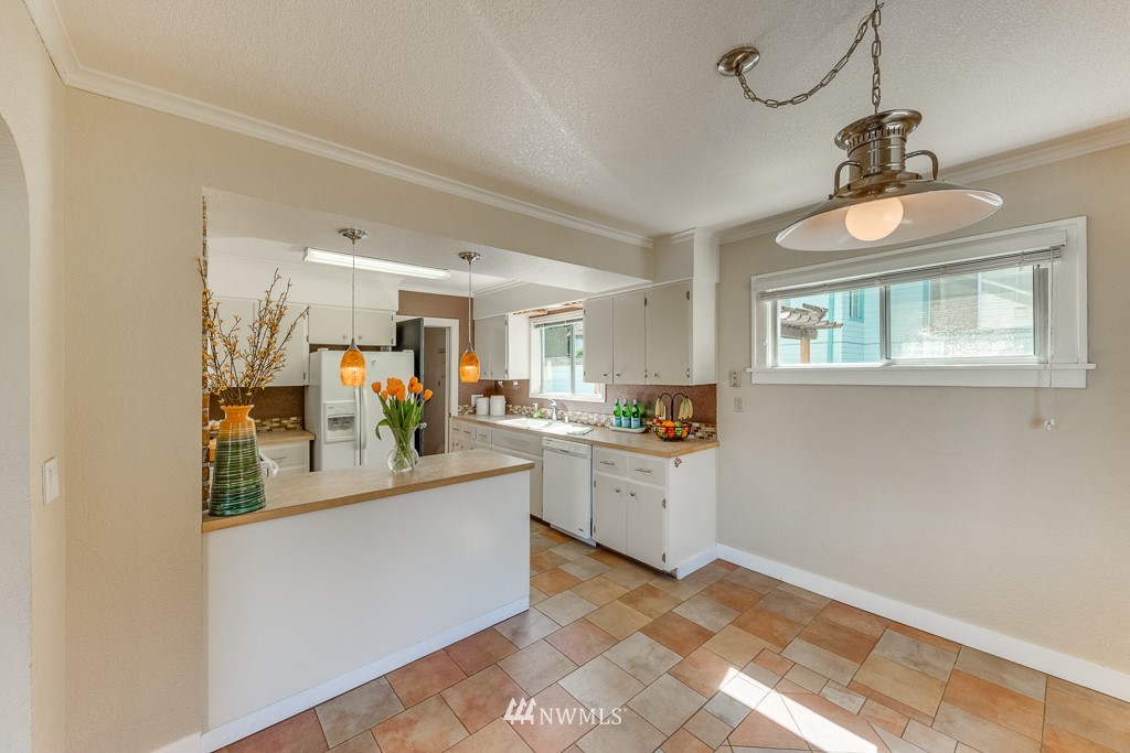 2308 Lowell Road Everett, WA 98203 - Photo 7 of 25
