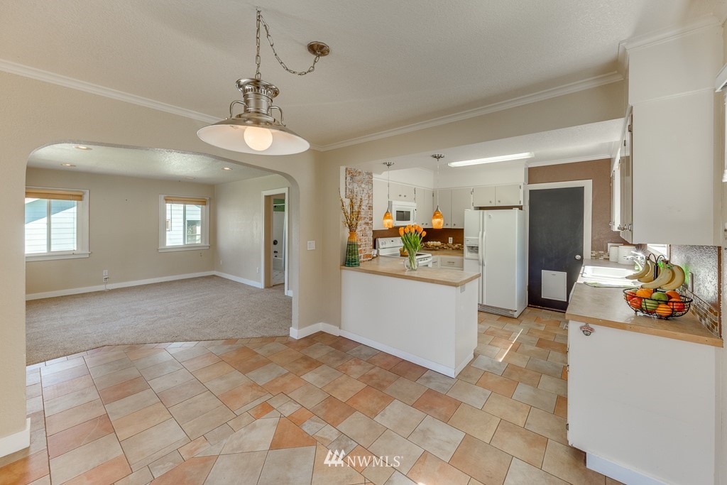 2308 Lowell Road Everett, WA 98203 - Photo 10 of 25