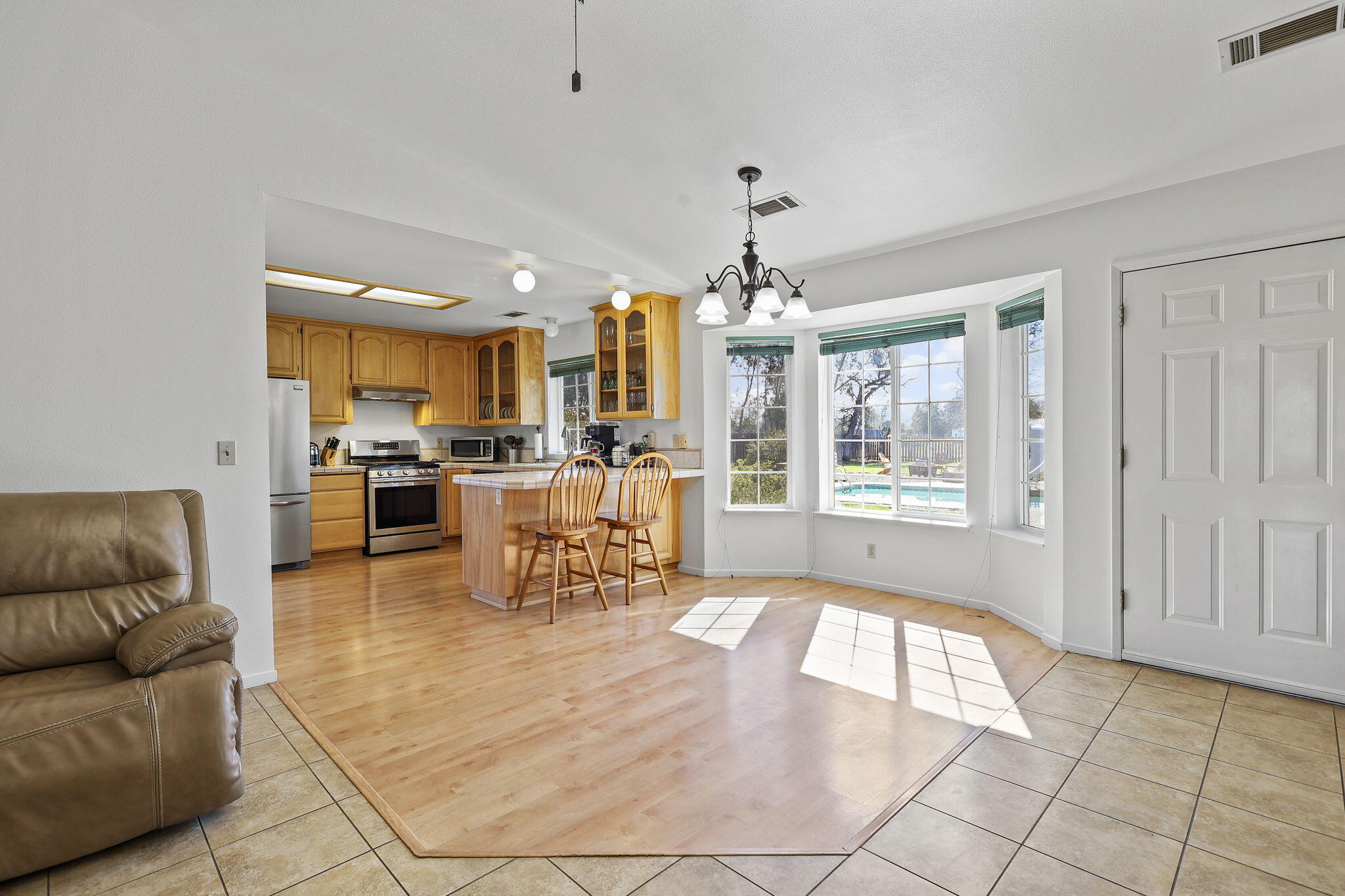 21715 Hidden Acres Road Redding, CA 96003 - Photo 11 of 51 18-web-or-mls-8Q0A7363
