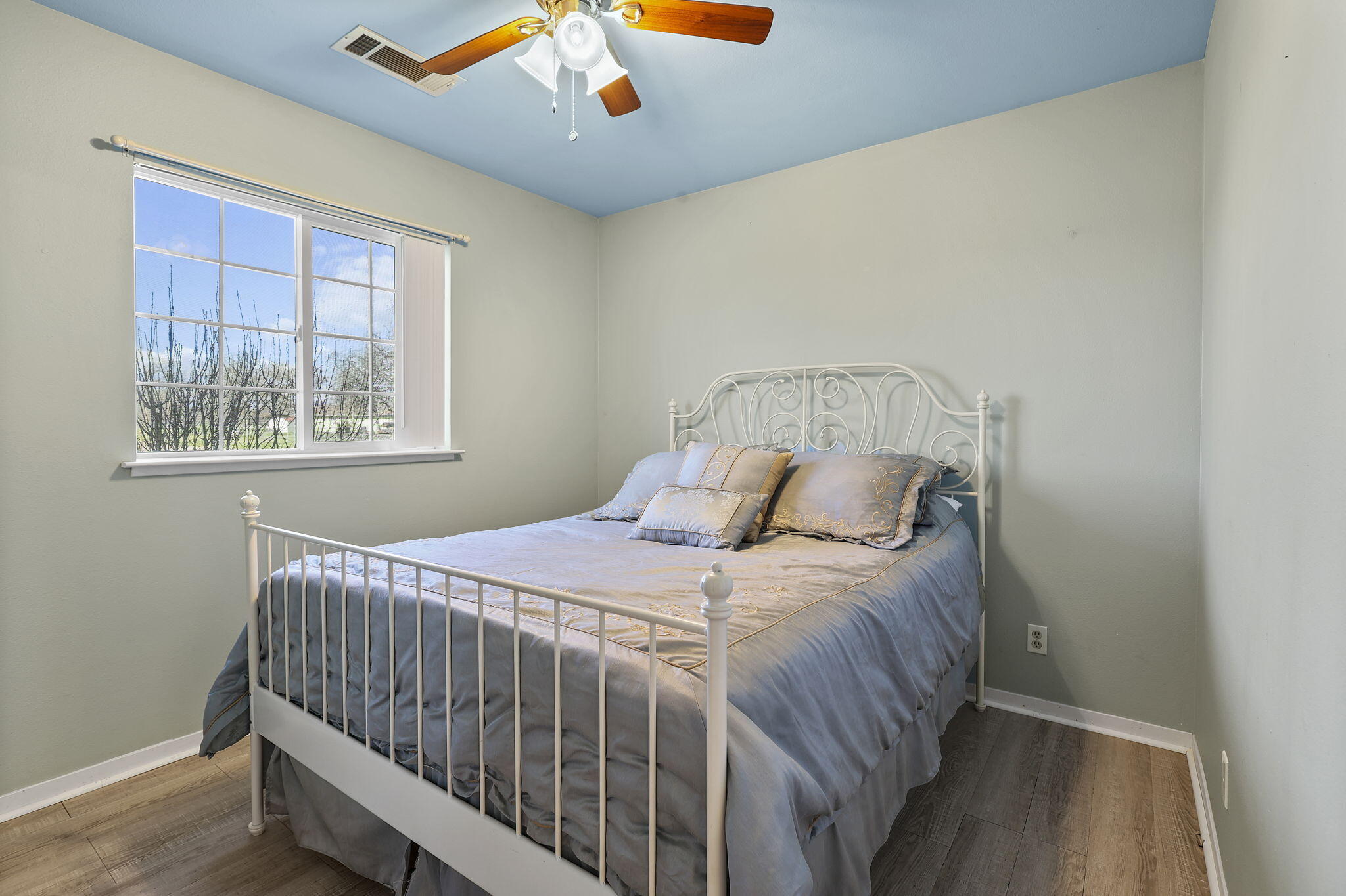 21715 Hidden Acres Road Redding, CA 96003 - Photo 23 of 51 26-web-or-mls-8Q0A7423