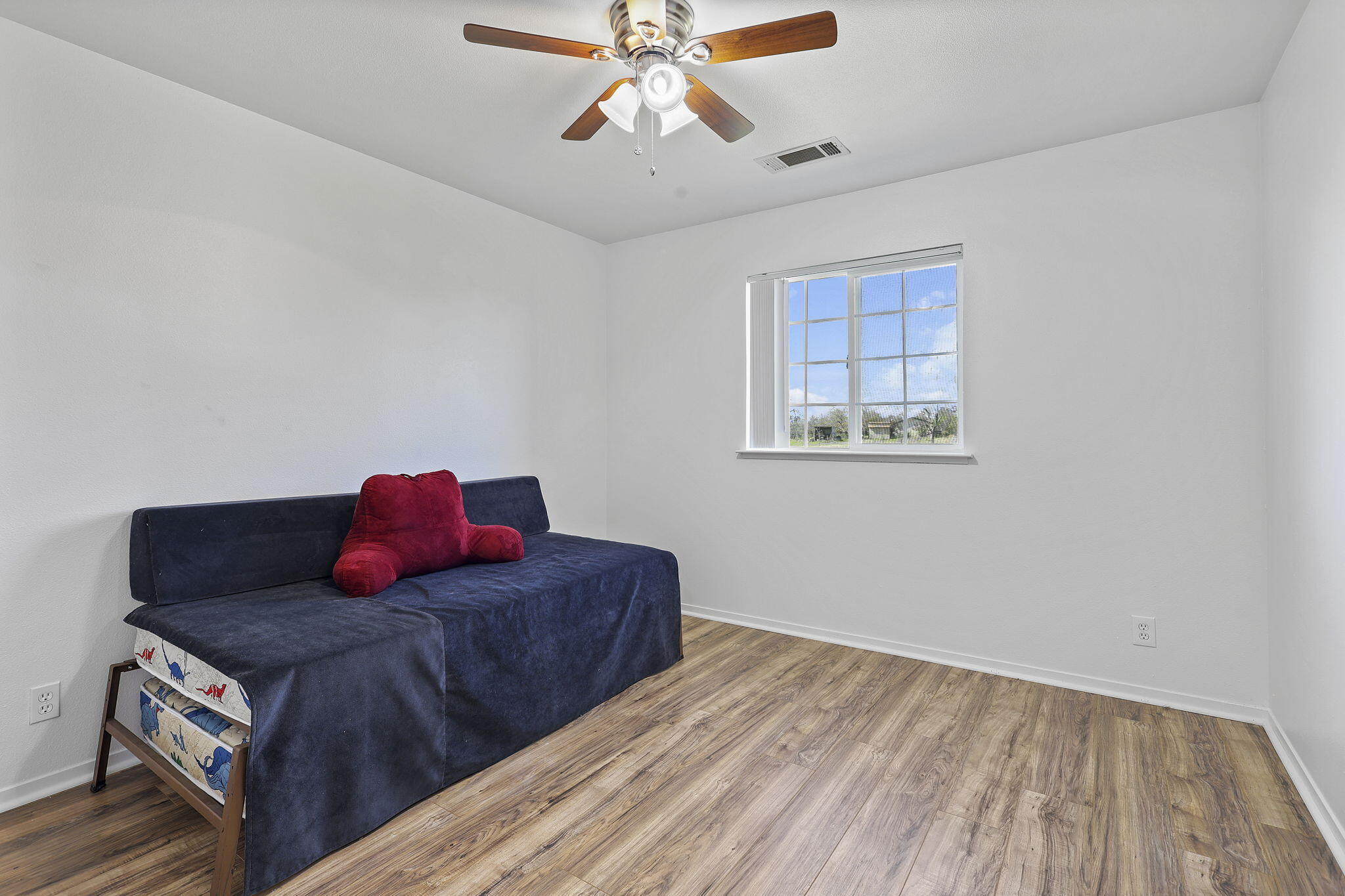 21715 Hidden Acres Road Redding, CA 96003 - Photo 25 of 51 28-web-or-mls-8Q0A7438