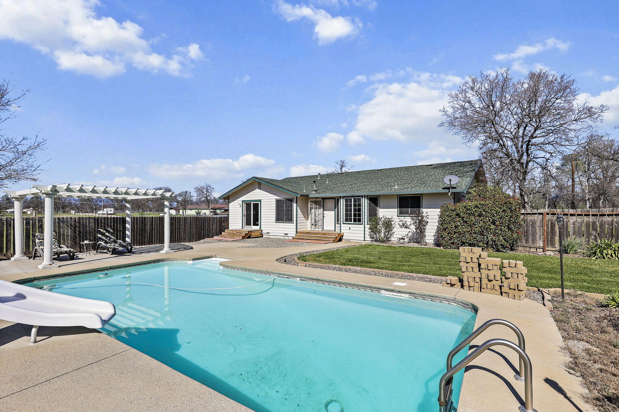 21715 Hidden Acres Road Redding, CA 96003 - Photo 33 of 51 36-web-or-mls-8Q0A7518