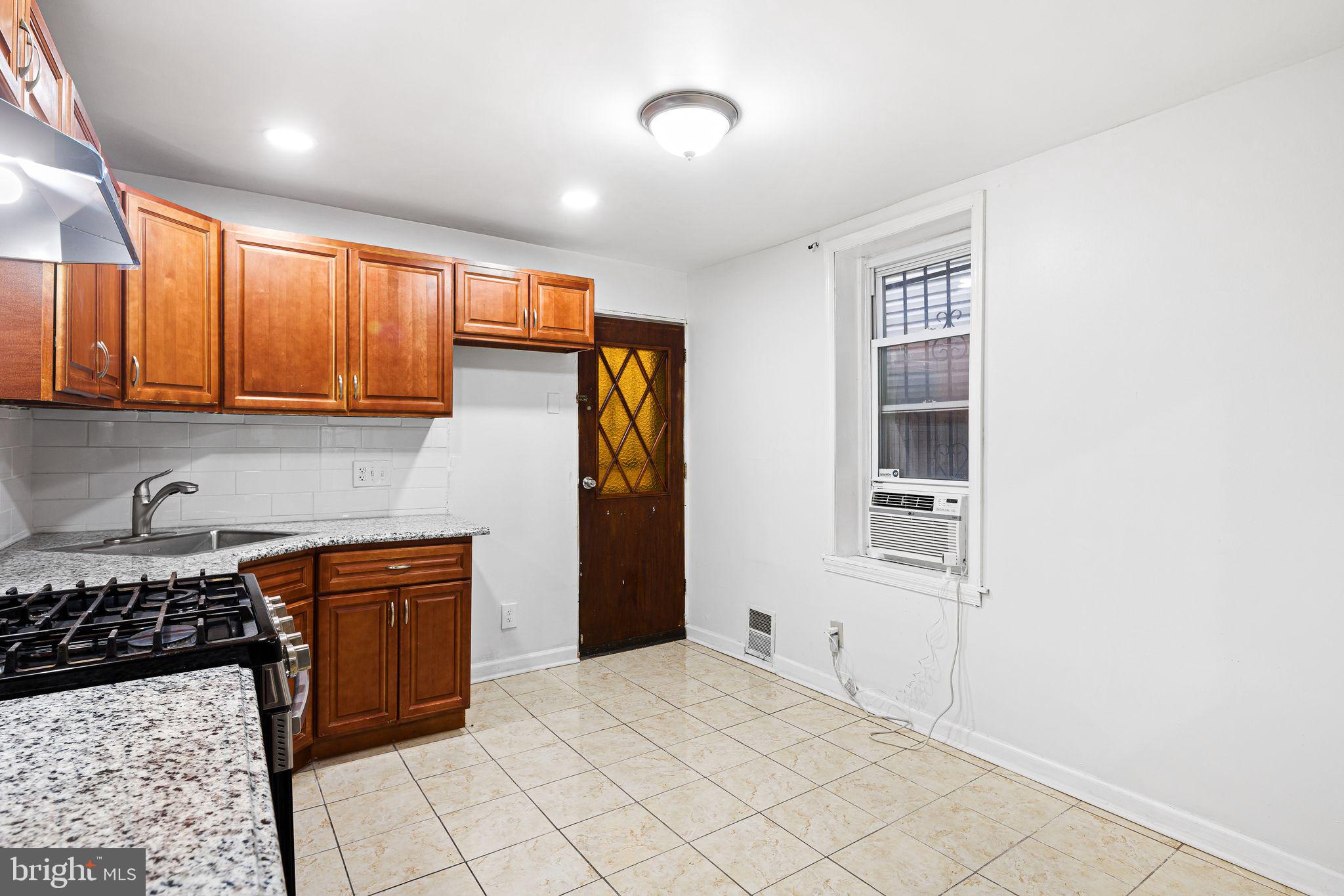 1216 South Bonsall Street Philadelphia, PA 19146 - Photo 8 of 24 Kitchen